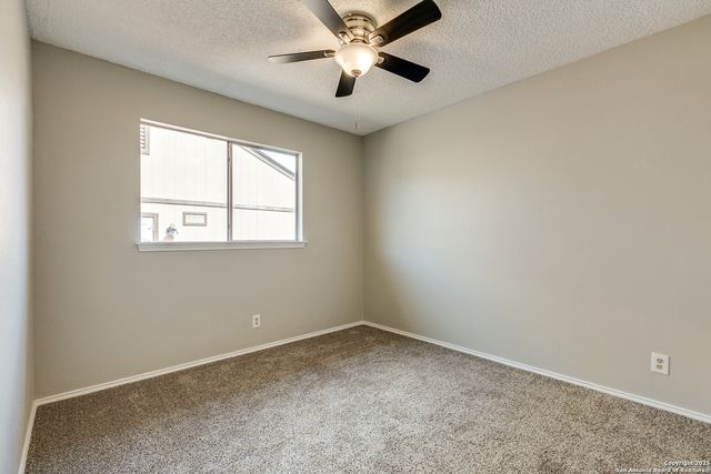 11426 Black Fox Dr, San Antonio, TX 78245