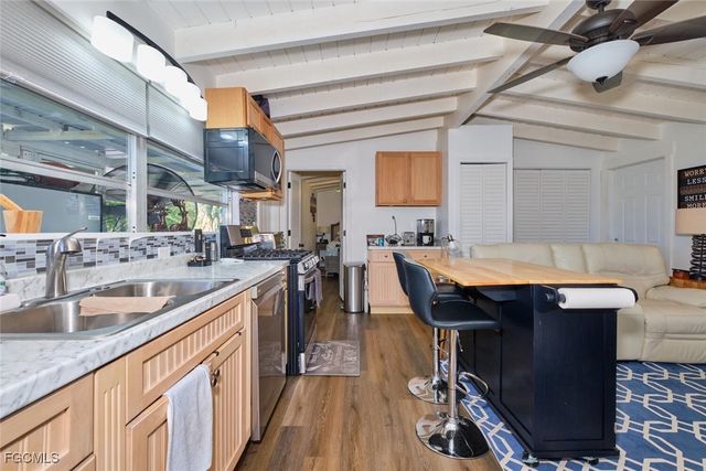 2212 River Pine DR, Fort Myers, FL 33905