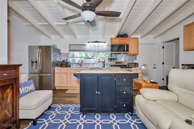 2212 River Pine DR, Fort Myers, FL 33905