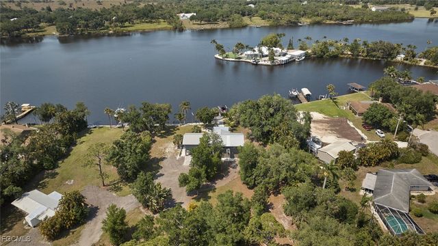 2212 River Pine DR, Fort Myers, FL 33905