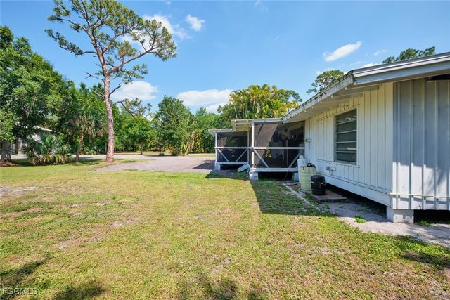 2212 River Pine DR, Fort Myers, FL 33905