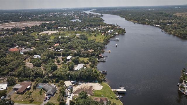 2212 River Pine DR, Fort Myers, FL 33905