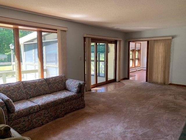 53 Hampden Road, East Longmeadow, MA 01028