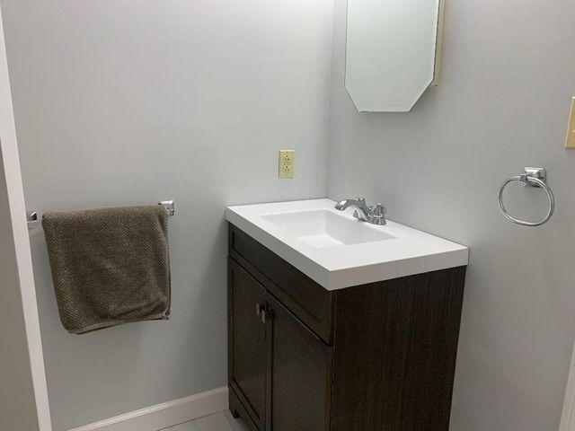 53 Hampden Road, East Longmeadow, MA 01028