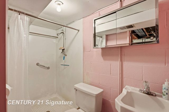 2804 Courtland Place, Saginaw, MI 48603
