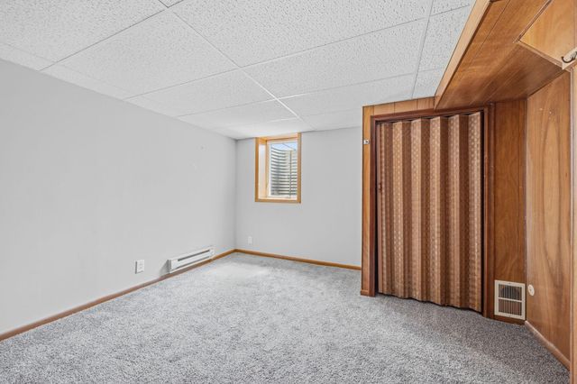 821 Sterling Street N, Maplewood, MN 55119