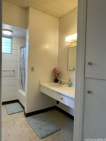 1404 Kewalo Street, Honolulu, HI 96822