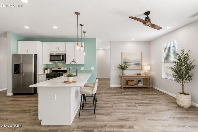 3818 W FALLEN LEAF Lane, Glendale, AZ 85310