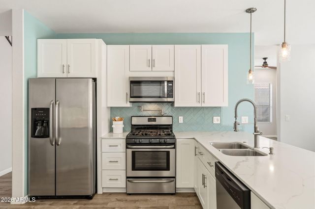 3818 W FALLEN LEAF Lane, Glendale, AZ 85310