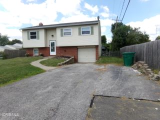 28671 Starbright Boulevard, Perrysburg, OH 43551