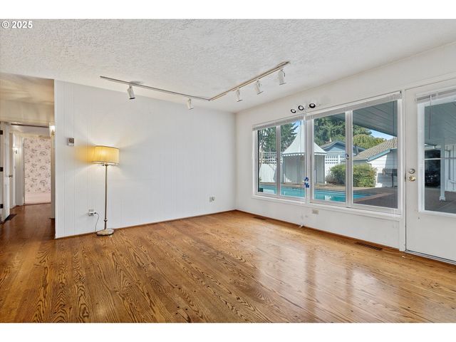 5249 Se 35TH Ave, Portland, OR 97202