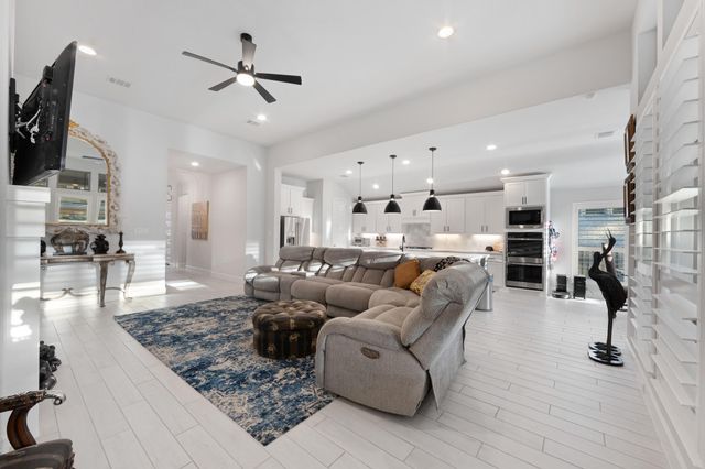 137 Sweeping Valley Drive, Montgomery, TX 77316