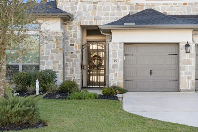 137 Sweeping Valley Drive, Montgomery, TX 77316