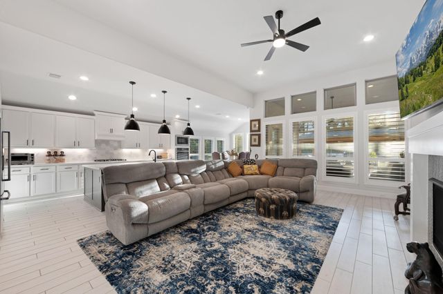 137 Sweeping Valley Drive, Montgomery, TX 77316