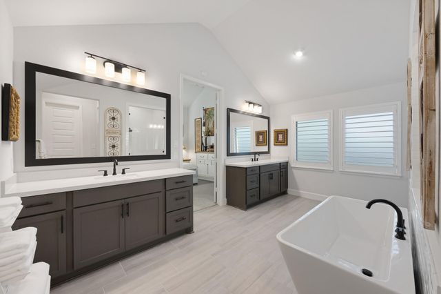 137 Sweeping Valley Drive, Montgomery, TX 77316