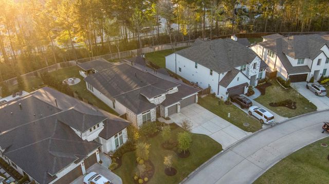 137 Sweeping Valley Drive, Montgomery, TX 77316