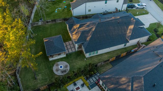 137 Sweeping Valley Drive, Montgomery, TX 77316