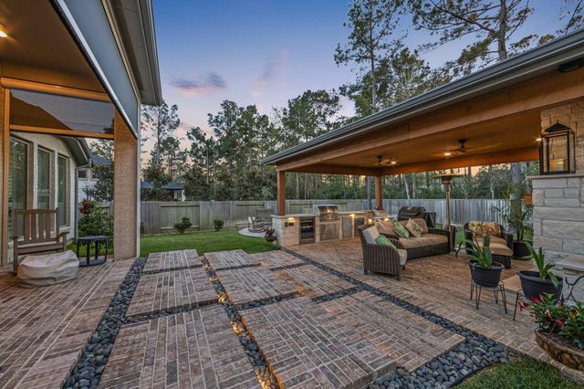 137 Sweeping Valley Drive, Montgomery, TX 77316