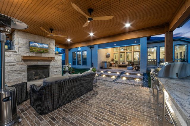 137 Sweeping Valley Drive, Montgomery, TX 77316