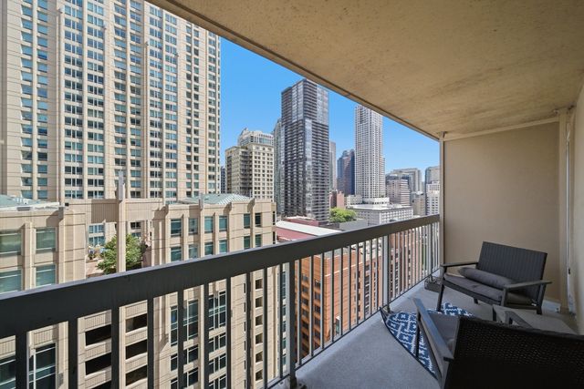 545 N Dearborn Street W1703, Chicago, IL 60654