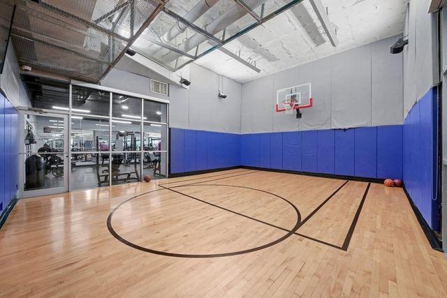 545 N Dearborn Street W1703, Chicago, IL 60654