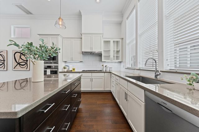 9635 Riddlewood Lane, Houston, TX 77025