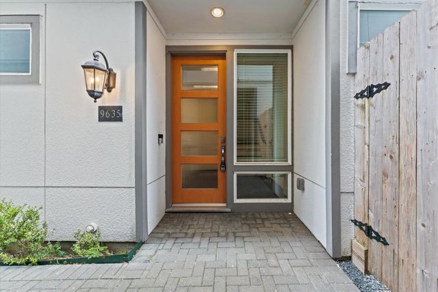 9635 Riddlewood Lane, Houston, TX 77025