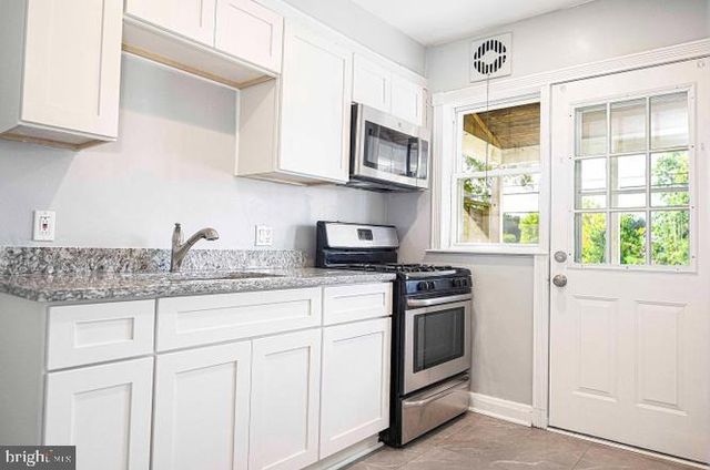 114 RIVERTHORN RD, Middle River, MD 21220