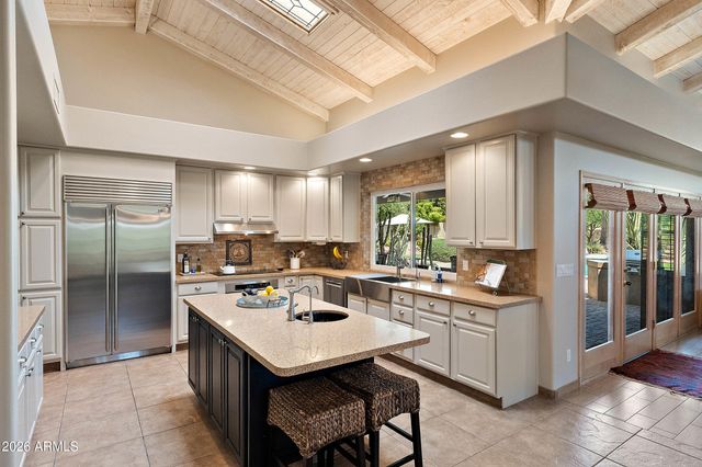 10195 E CORRINE Drive, Scottsdale, AZ 85260
