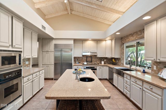 10195 E CORRINE Drive, Scottsdale, AZ 85260