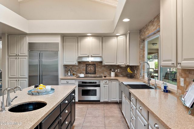 10195 E CORRINE Drive, Scottsdale, AZ 85260