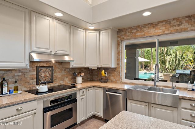 10195 E CORRINE Drive, Scottsdale, AZ 85260