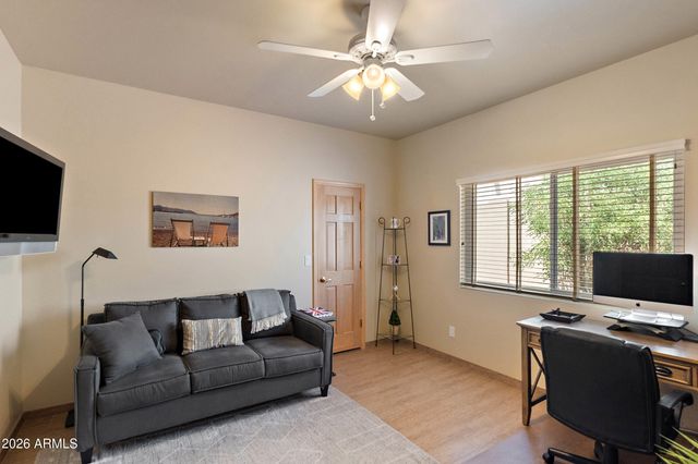 10195 E CORRINE Drive, Scottsdale, AZ 85260