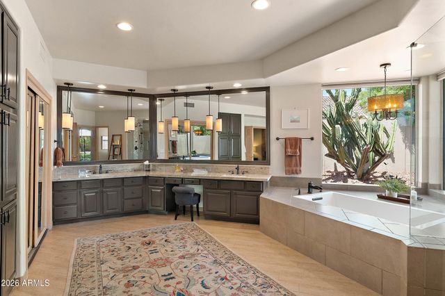 10195 E CORRINE Drive, Scottsdale, AZ 85260