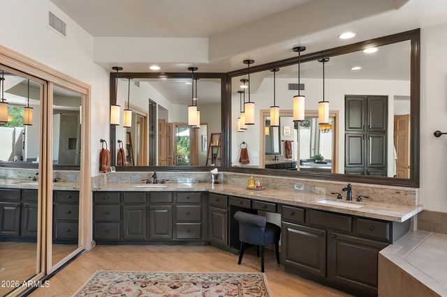 10195 E CORRINE Drive, Scottsdale, AZ 85260