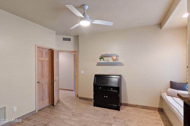 10195 E CORRINE Drive, Scottsdale, AZ 85260