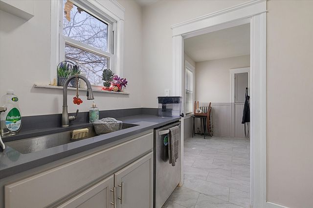39 Boyd St, Worcester, MA 01606