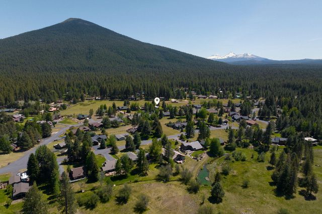 13759 SW Meadow View Drive, Camp Sherman, OR 97730
