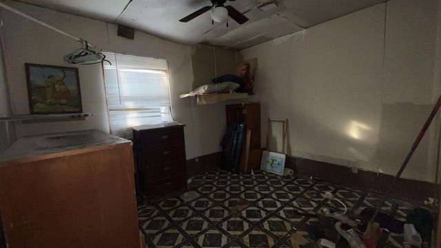 1301 Hempstead Avenue, Pasadena, TX 77506