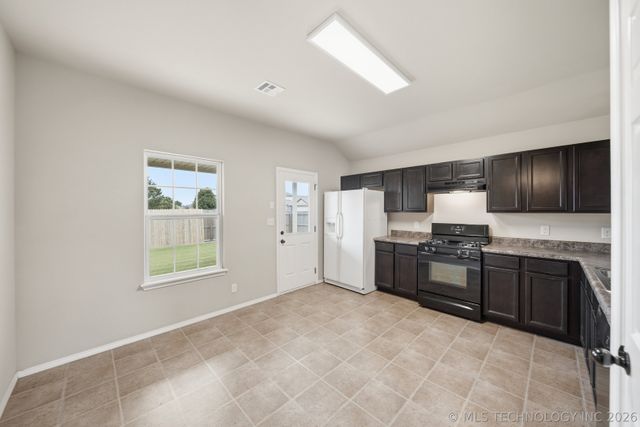 4681 E 148th Place S, Bixby, OK 74008
