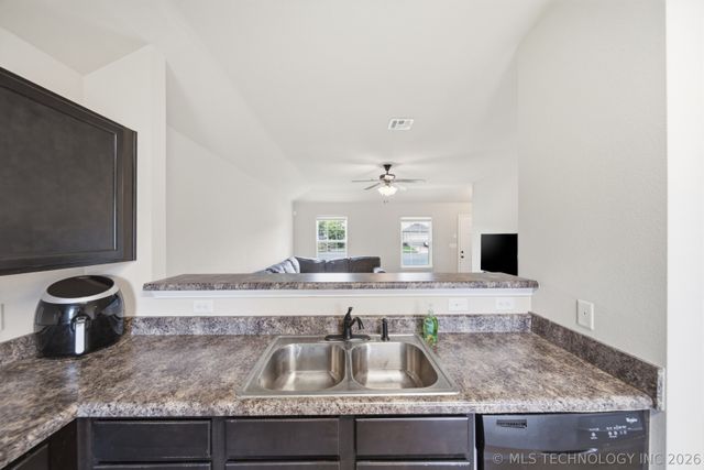 4681 E 148th Place S, Bixby, OK 74008