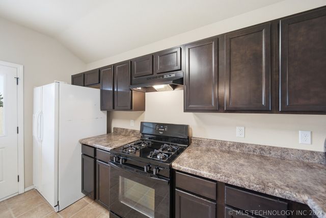 4681 E 148th Place S, Bixby, OK 74008