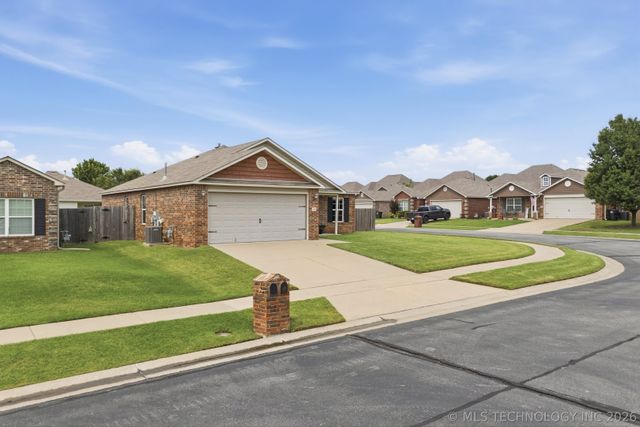 4681 E 148th Place S, Bixby, OK 74008