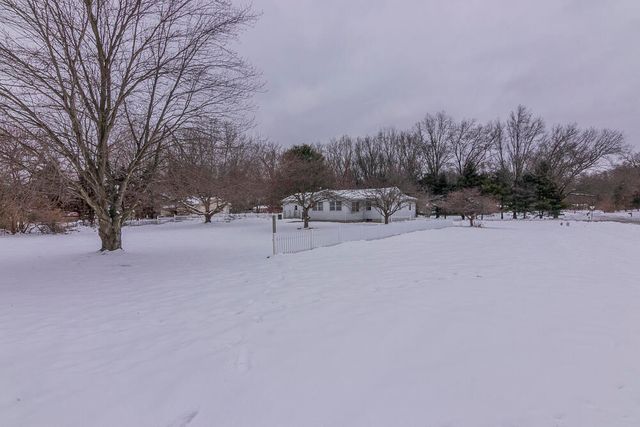 24271 Thousand Oaks Drive, Mattawan, MI 49071