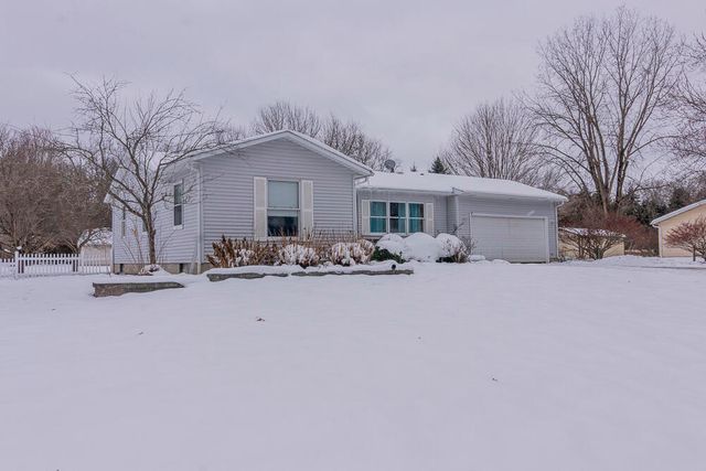 24271 Thousand Oaks Drive, Mattawan, MI 49071