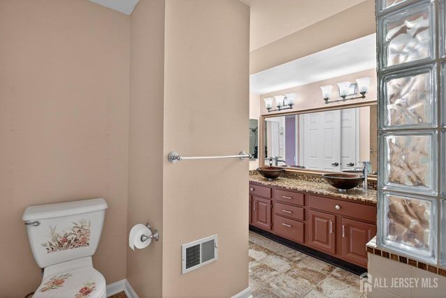 3 Spaulding Drive A, Monroe, NJ 08831