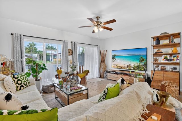 8330 SW 154th Avenue 35, Miami, FL 33193
