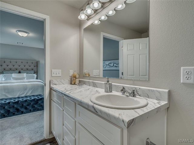 13891 Sir Lancelot Dr, Tuscaloosa, AL 35405