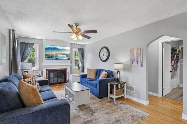 1770 Locust ROAD, Franklin Park, PA 15143