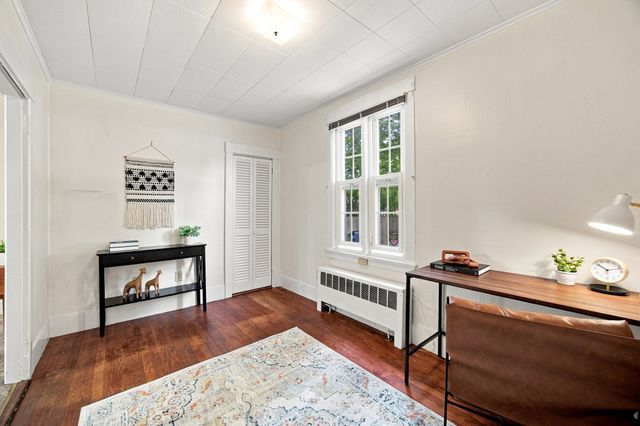 46 Finn St, Northampton, MA 01060